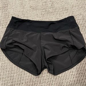 PERFECT CONDITION lululemon speed up shorts size 4